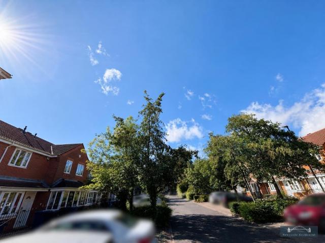 Flat for rent in Cowgate, Newcastle upon Tyne