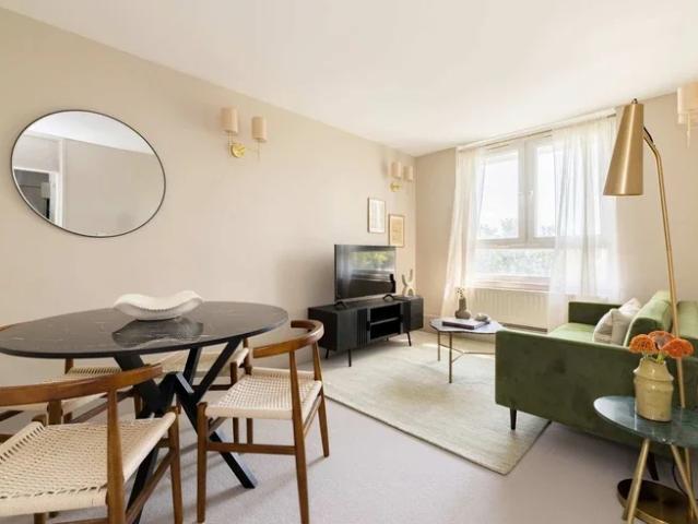 Flat for rent in Highbury, Greater London