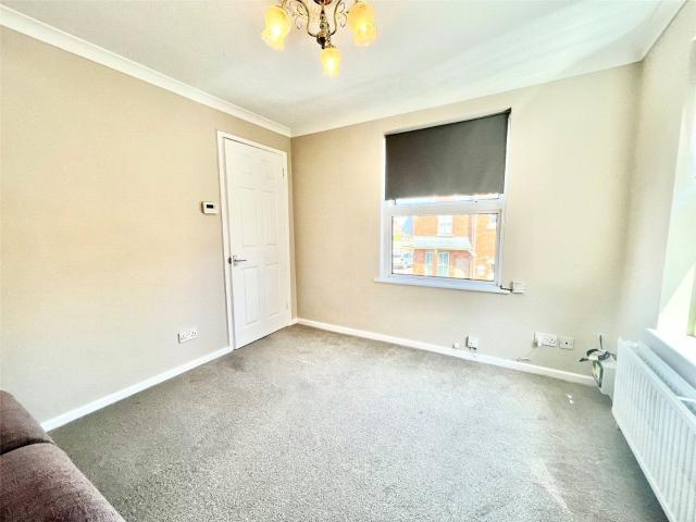 Flat for rent in Chard Town, Chard