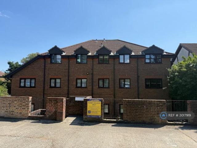 Flat for rent in Strood