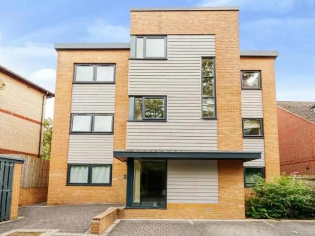 Flat for rent in Hill, City Of Southampton
