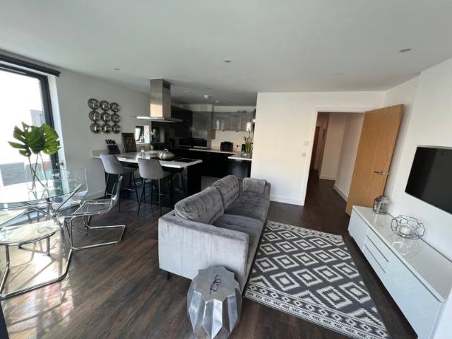 Flat for rent in Spike Island, Feckenham