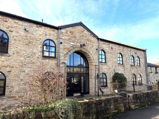 Flat for rent in Brooksbottom, Bury