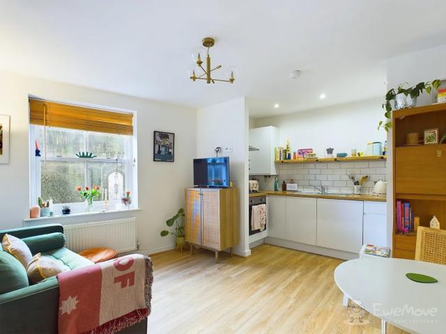Flat for rent in Portwood, Greater Manchester