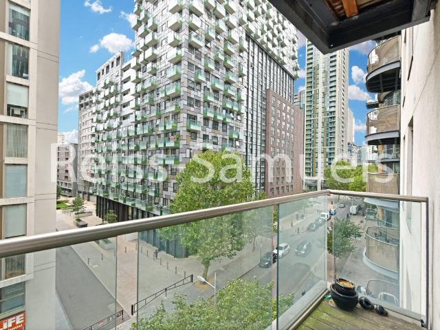 Flat for rent in Isle Of Dogs, Greater London