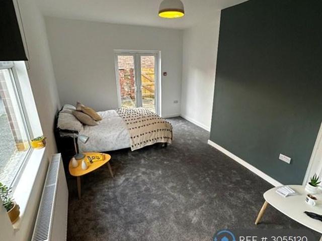 Flat for rent in Chorlton-cum-Hardy, Manchester