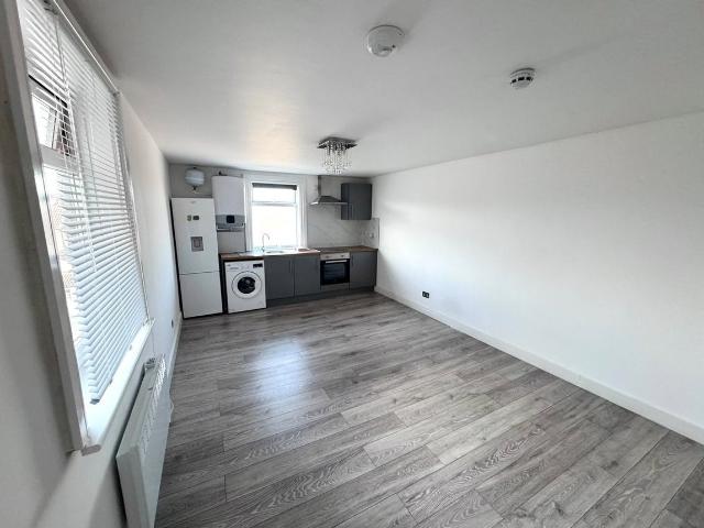 Flat for rent in Okus, Swindon
