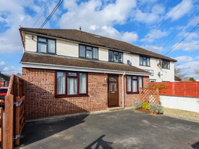 Flat for rent in Dromore, Oxfordshire