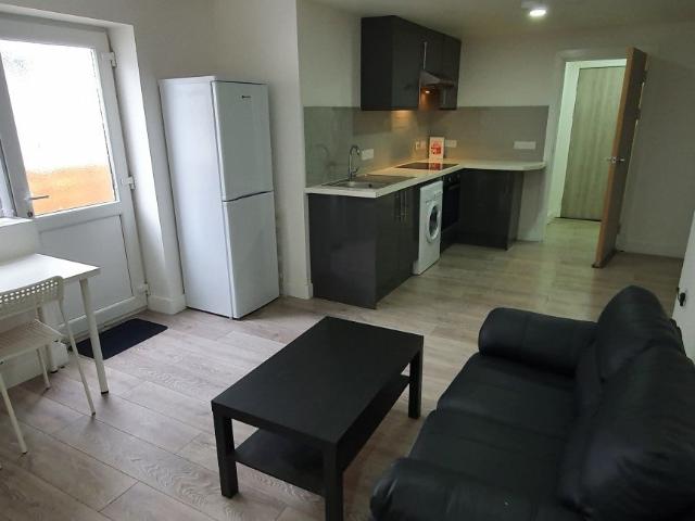 Flat for rent in Maindy, Cardiff