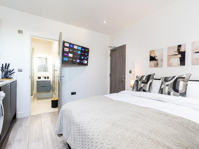 Flat for rent in Furzedown, Greater London