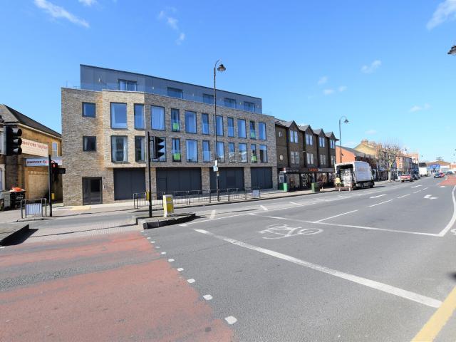 Flat for rent in Beckton, Greater London