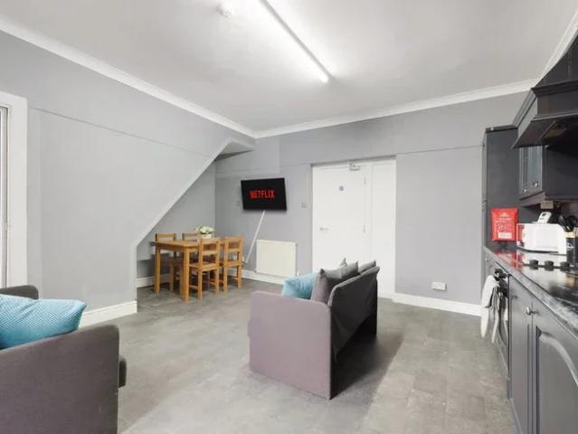 Flat for rent in Quaking Houses, Stanley