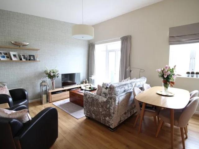 Flat for rent in Holywell Estate, North Watford