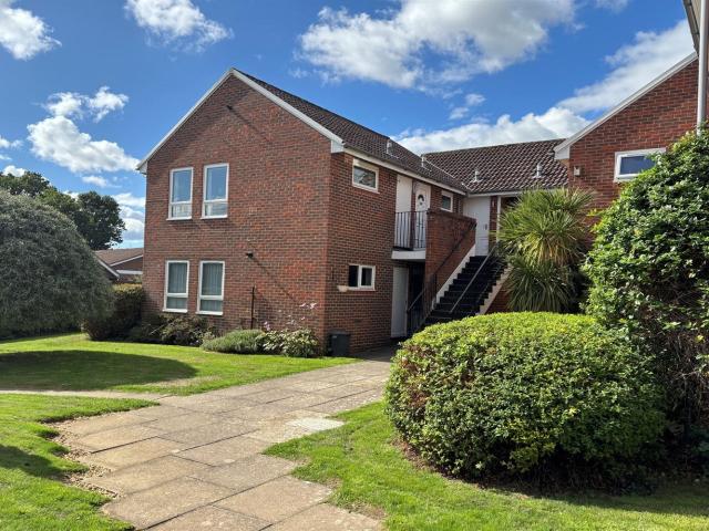 Flat for rent in Petersfield, Bolton Low Houses