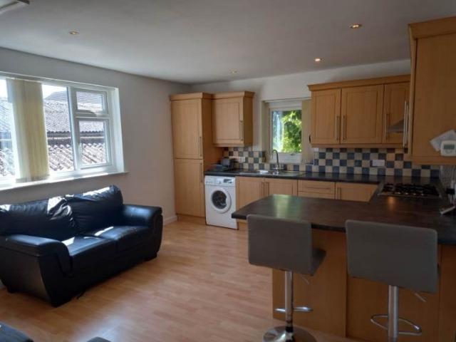 Flat for rent in Elmfield, Leicestershire