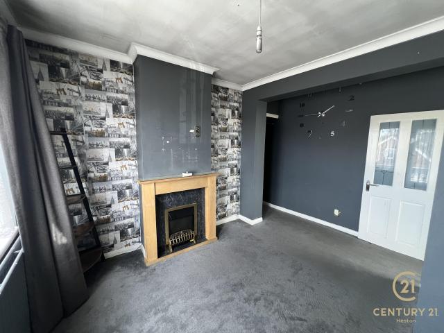Flat for rent in Hersham, Elmbridge