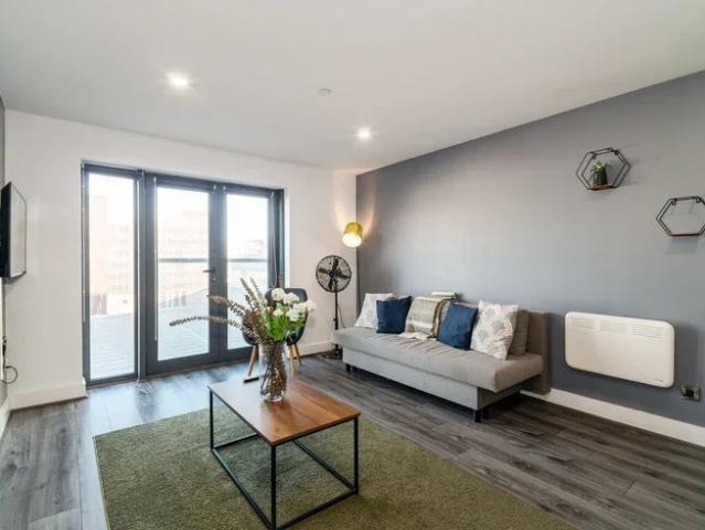Flat for rent in Waterfront, Calderstones
