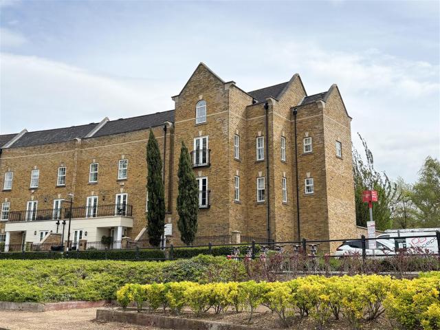 Flat for rent in Fenny Stratford, Milton Keynes