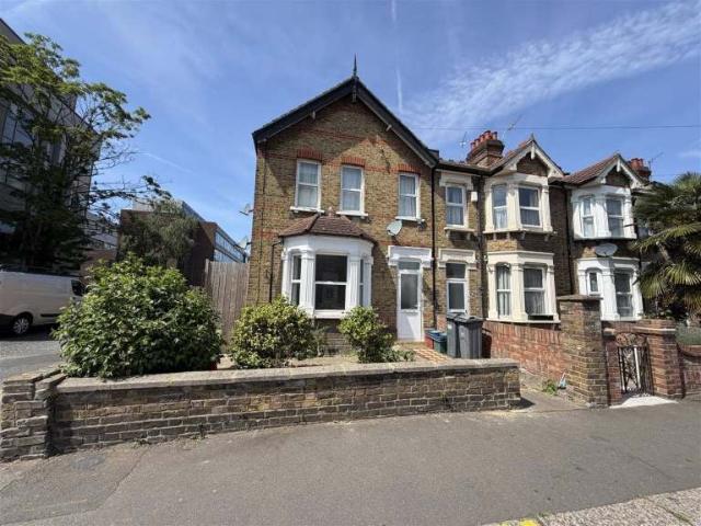 Flat for rent in London Borough of Hounslow, Osterley