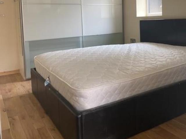 Flat for rent in Burnt Oak, Greater London