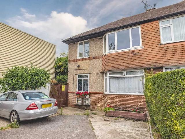 Flat for rent in Slough Trading Estate, Slough