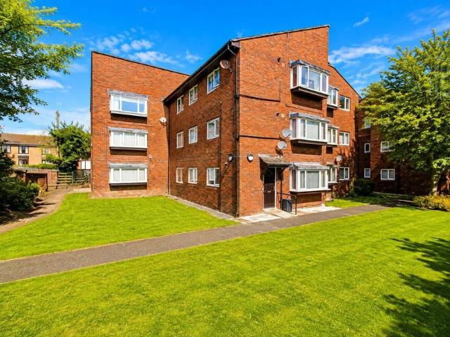 Flat for rent in Lache, Chester