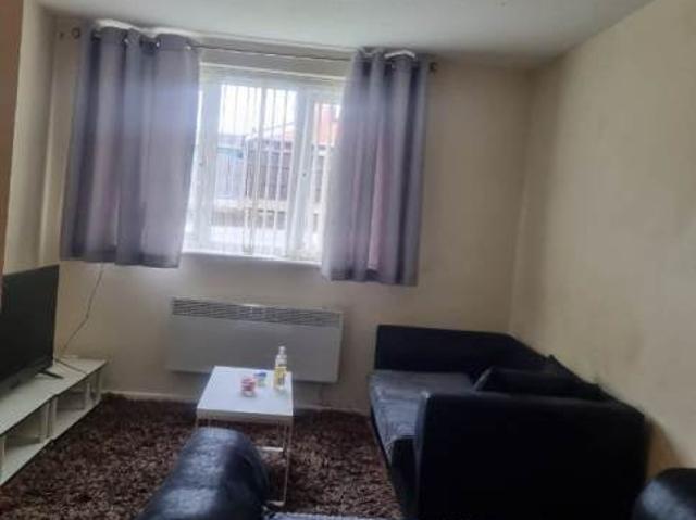 Flat for rent in Farnworth, Bolton