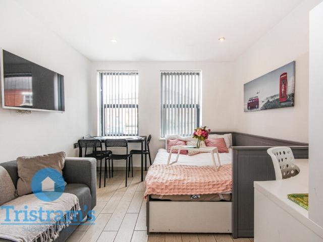 Flat for rent in The Park, City of Nottingham