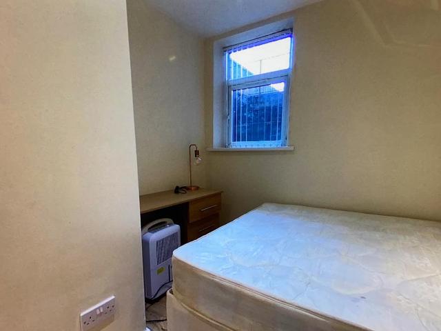 Flat for rent in Drighlington, West Yorkshire