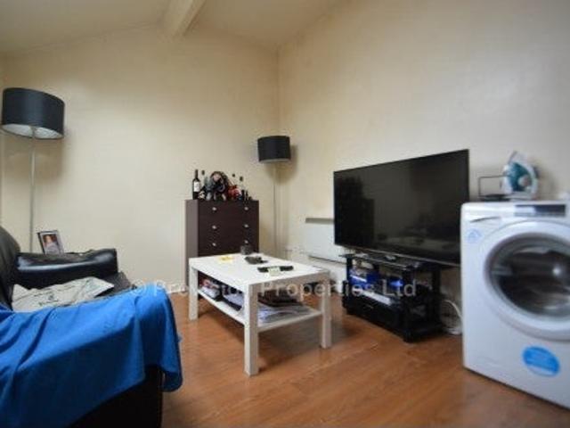 Flat for rent in Town Head, Leeds