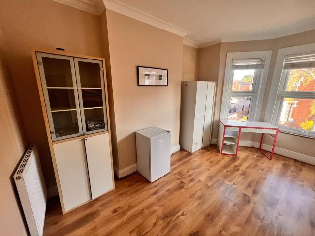 Flat for rent in Cricklewood, Cricklewood