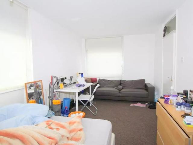 Flat for rent in Kensal Town, Greater London