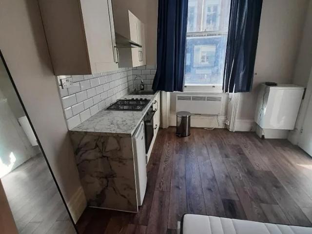 Room for rent in Pimlico, Greater London