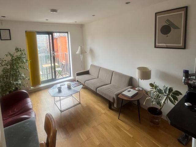 Flat for rent in South Hackney, Greater London