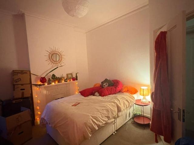 Flat for rent in London Borough of Richmond upon Thames, Greater London