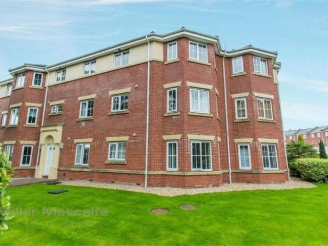 Flat for rent in Chesham, Bury