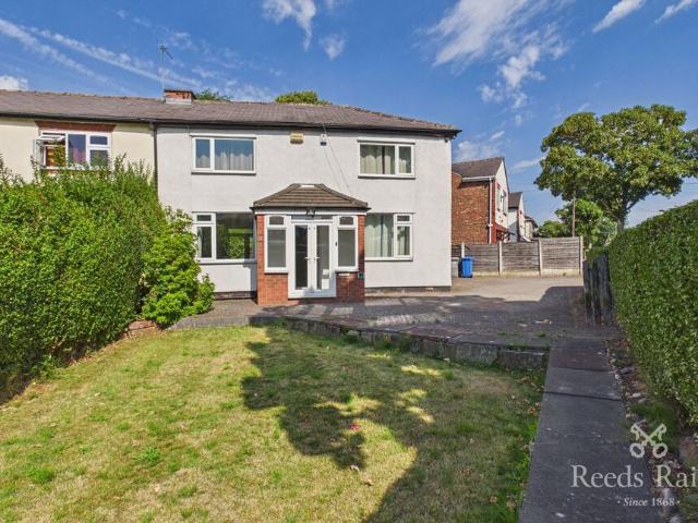 Flat for rent in Mosley, Trafford Park