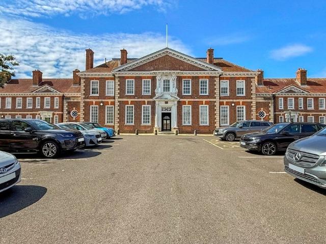 Flat for rent in Coldharbour, Greater London
