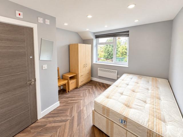 Flat for rent in London Borough of Ealing, Greater London
