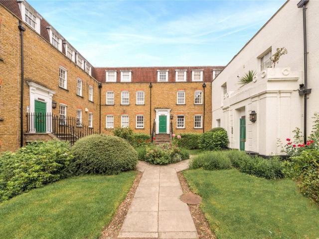 Flat for rent in Stroud Green, Greater London