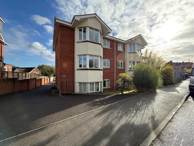 Flat for rent in Stoke Hill, Exeter