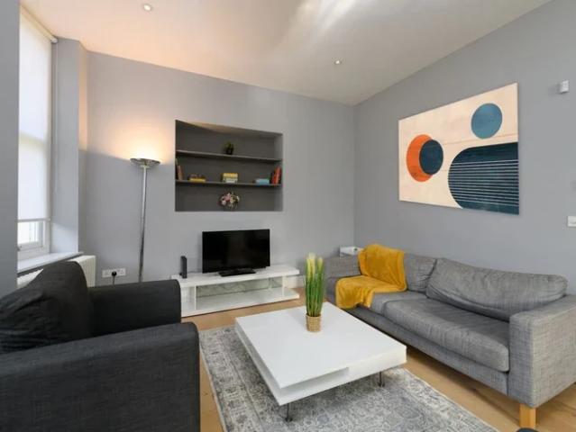 Flat for rent in Cardiff Bay, Falcon Lodge