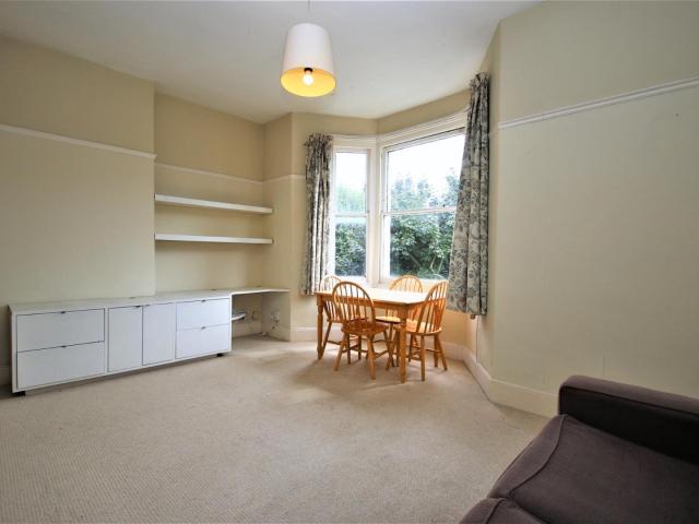Flat for rent in Stroud Green, Greater London