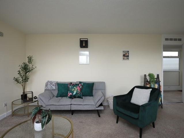 Flat for rent in Slough