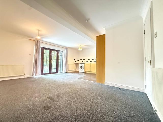 Flat for rent in Swanscombe and Greenhithe, Monks Orchard