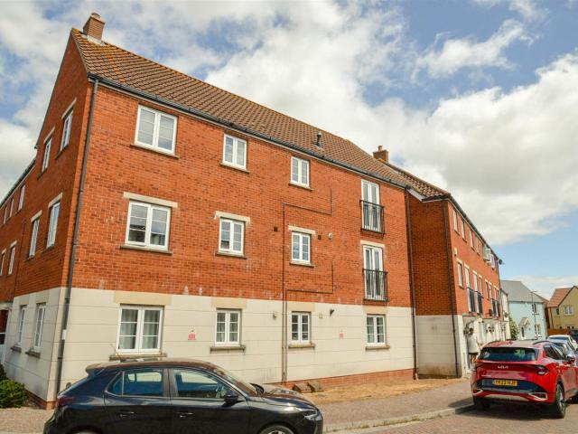 Flat for rent in Highbridge, Somerset