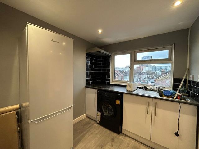 Flat for rent in London Borough of Hounslow, Greater London