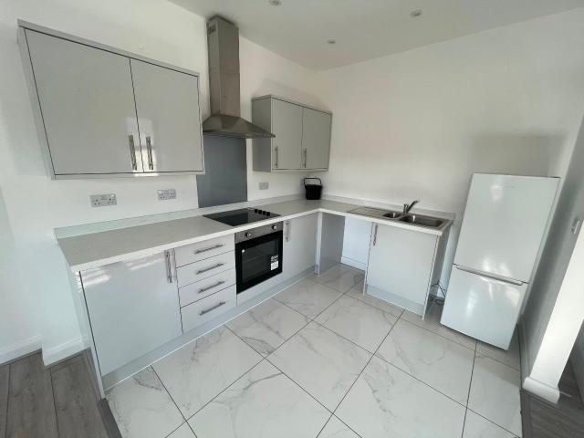 Flat for rent in Halfway, Dafen