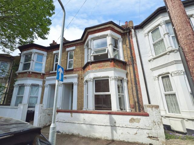 Flat for rent in Southend City Centre Neighbourhood, Alton Barnes