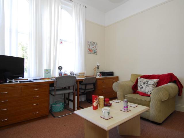 Flat for rent in Mount Wise